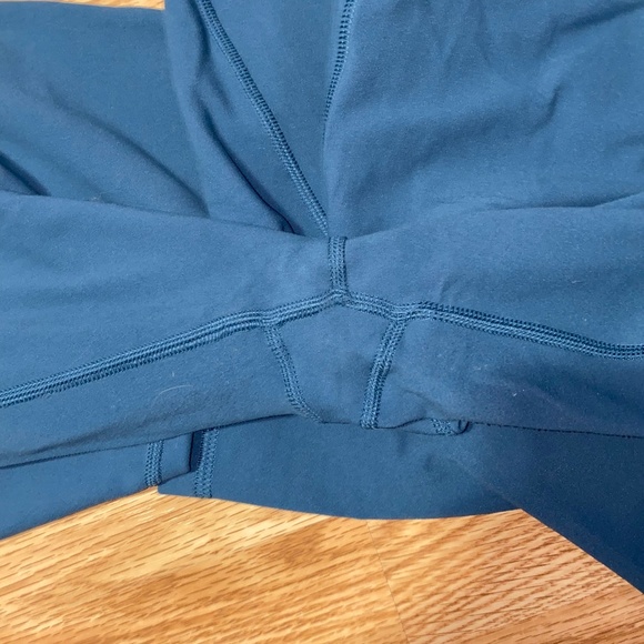 TNA Butter Leggings 28” size L - Picture 2 of 2